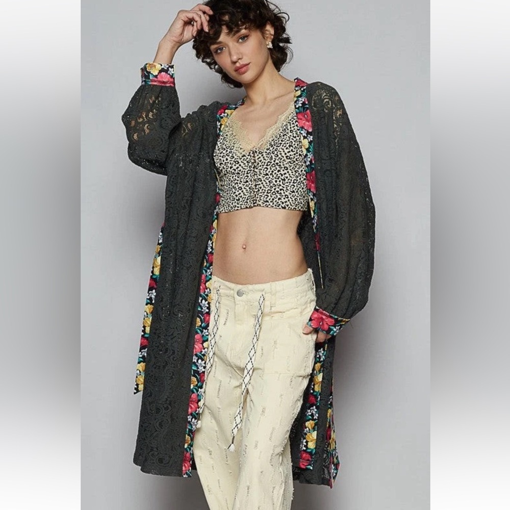 POL Charcoal Lace/Floral Belted Cardigan - Picture 2 of 5
